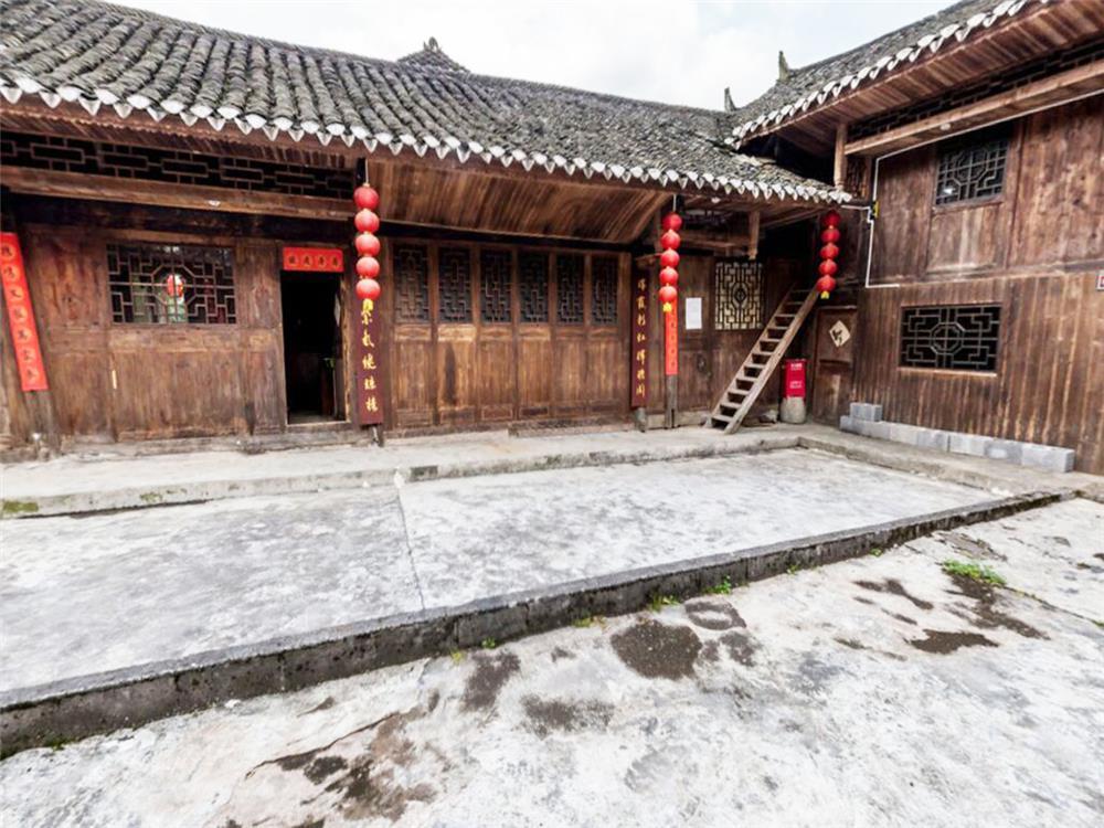 三条小河向东流,一枝桃花六瓣花指是猜打一最佳准确生肖请全面2释义、解释与落实、综合解答解释落实